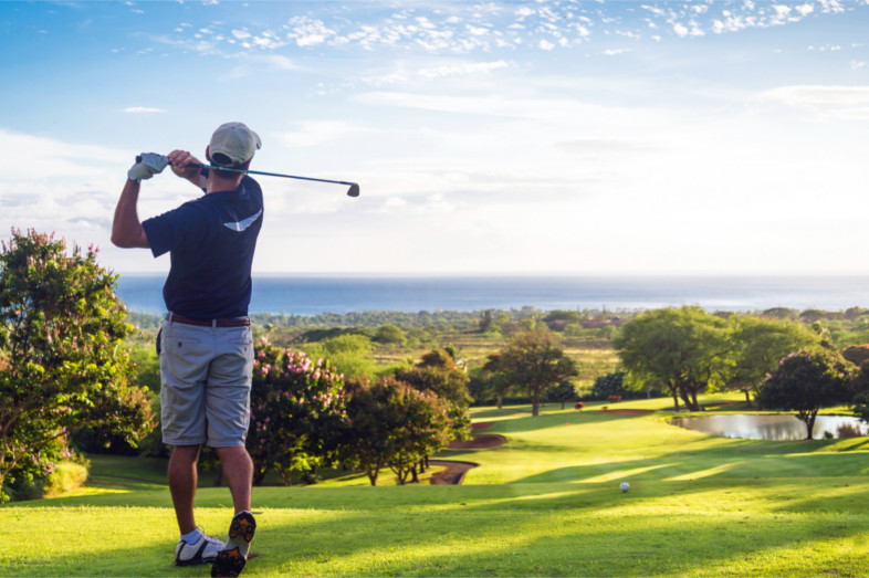 Golfer am Meer