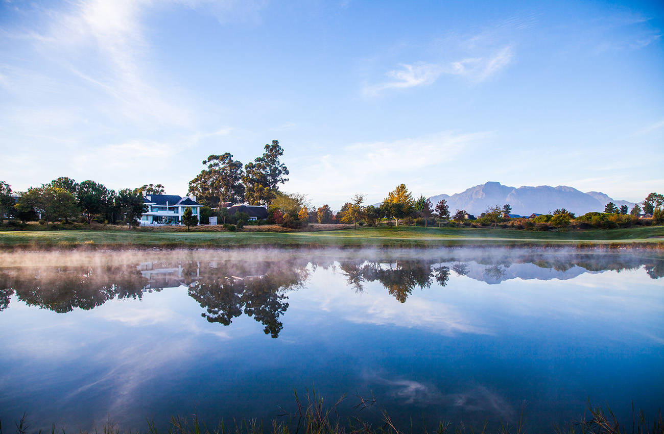 Golfplatz mit Clubhaus