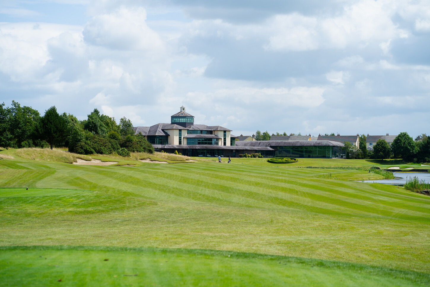 Golfplatz und Clubhouse