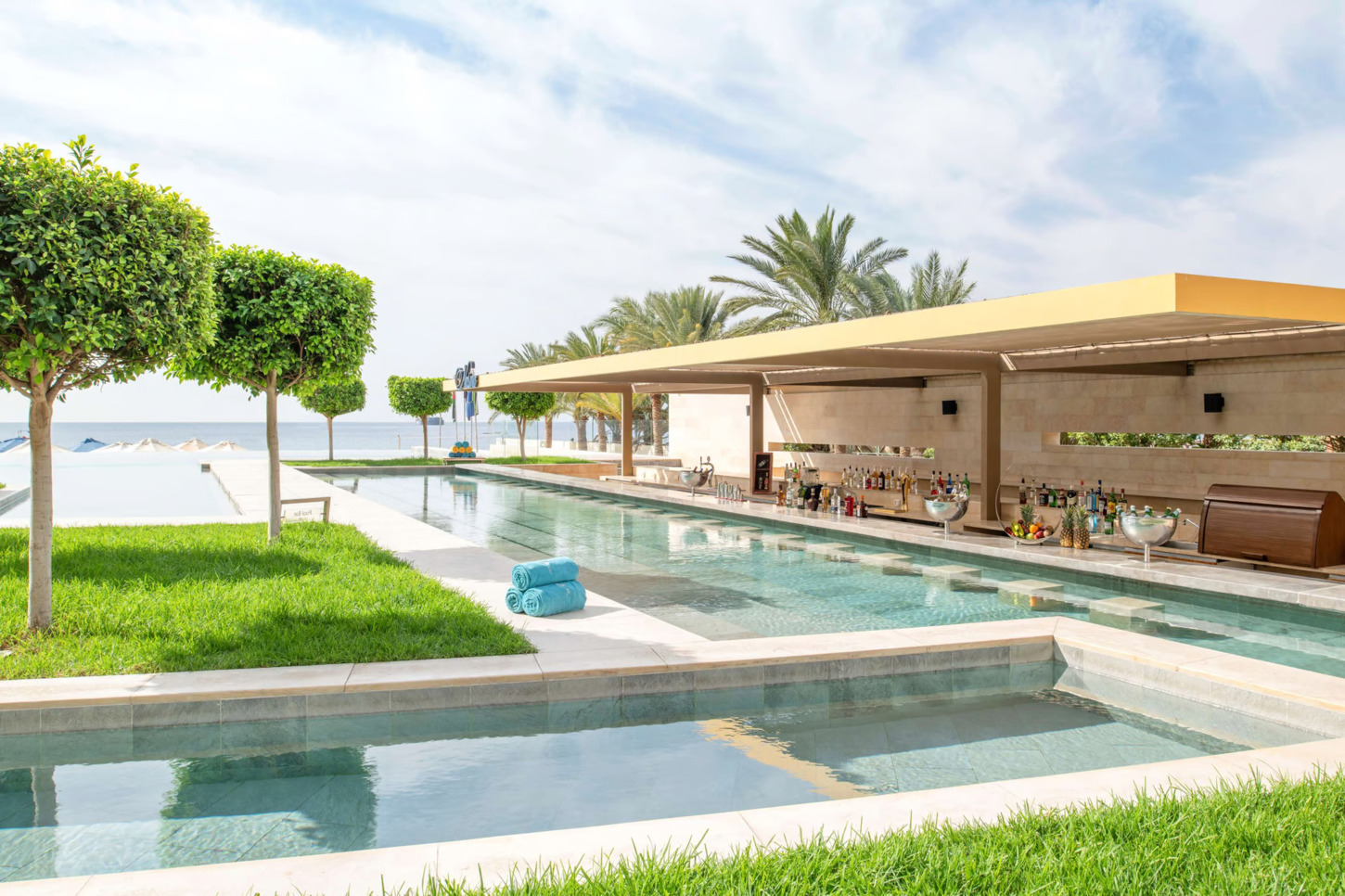 Pool Bar