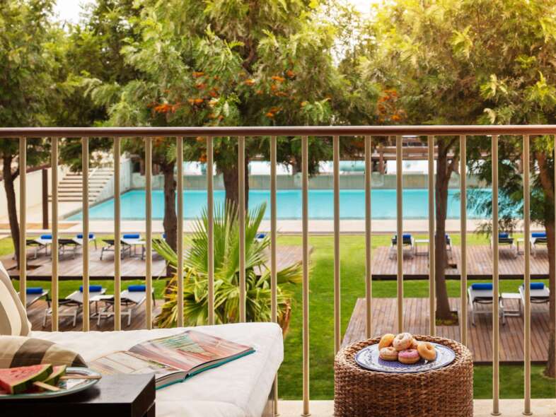 Deluxe Zimmer mit Poolblick