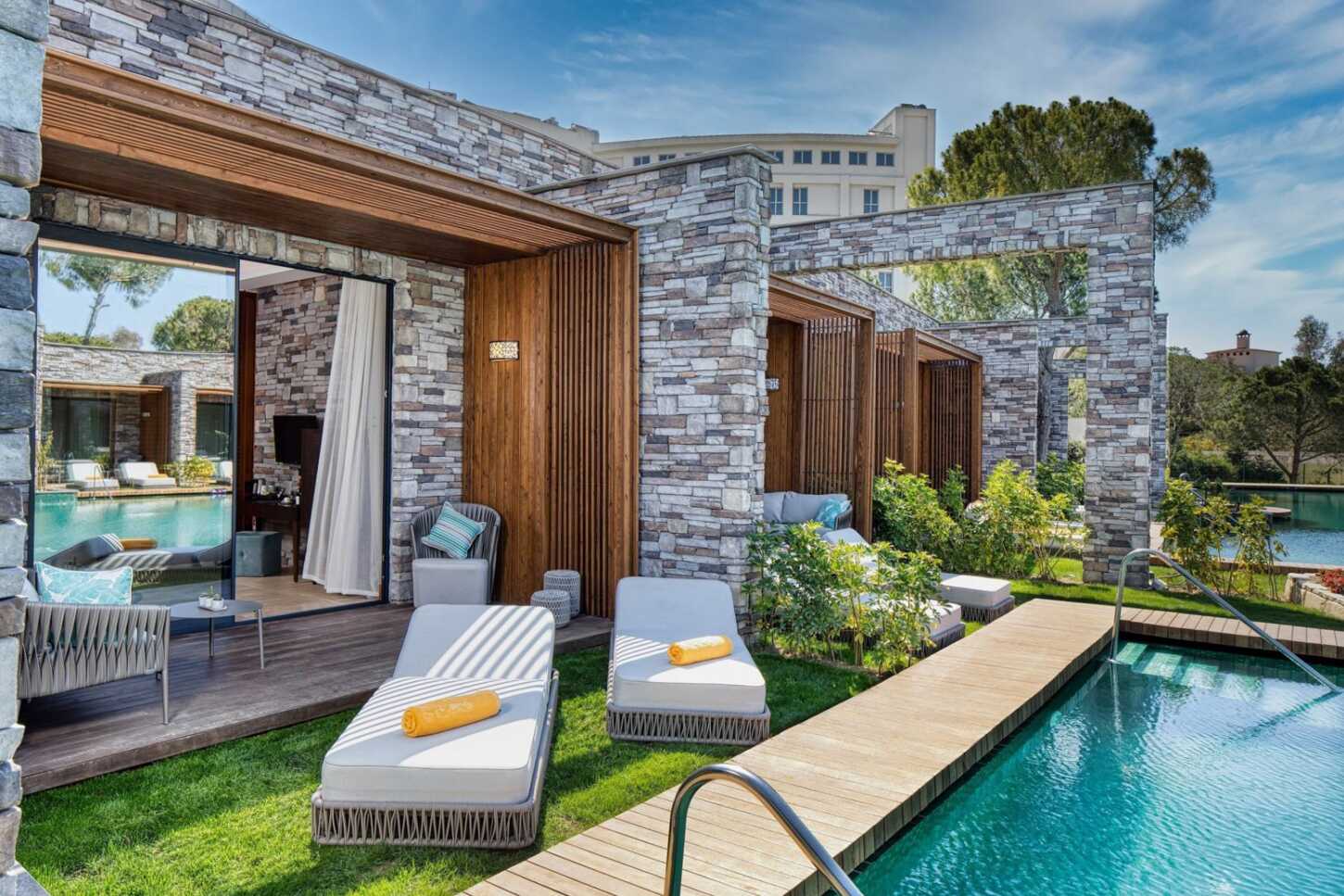 Luxury Lagoon Suites