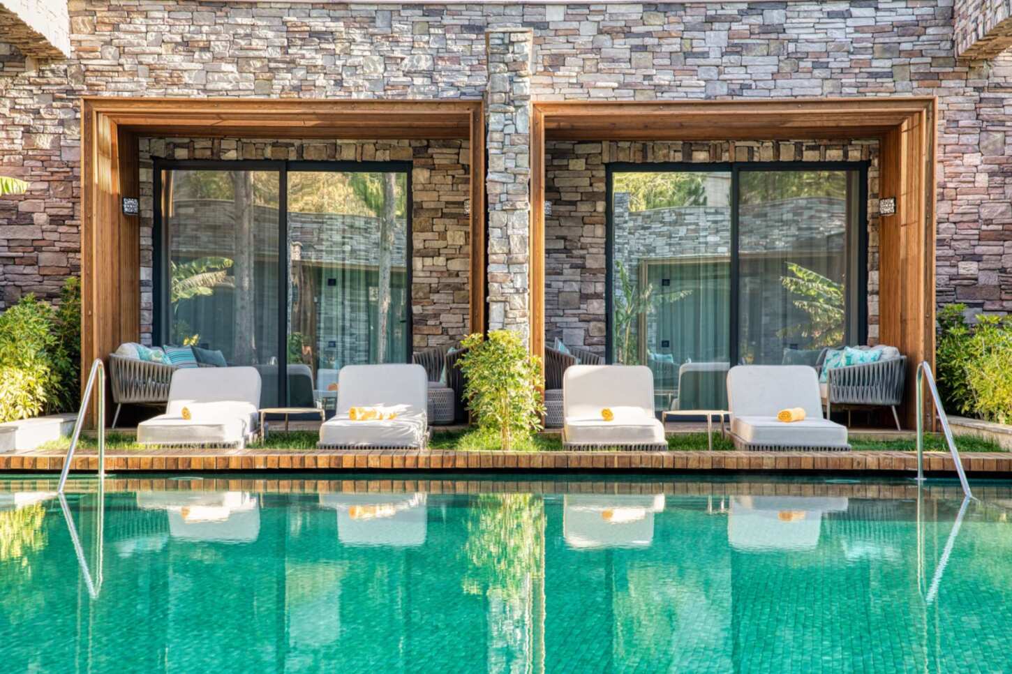 Luxury Lagoon Suites