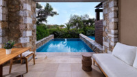 Premier Infinity Swim-Up Zimmer