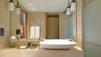 Premier Infinity Swim-Up Zimmer