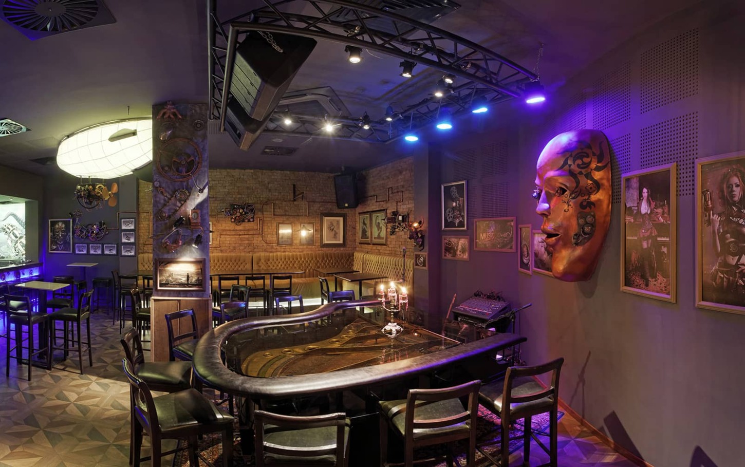 Grand Voyage Piano Bar