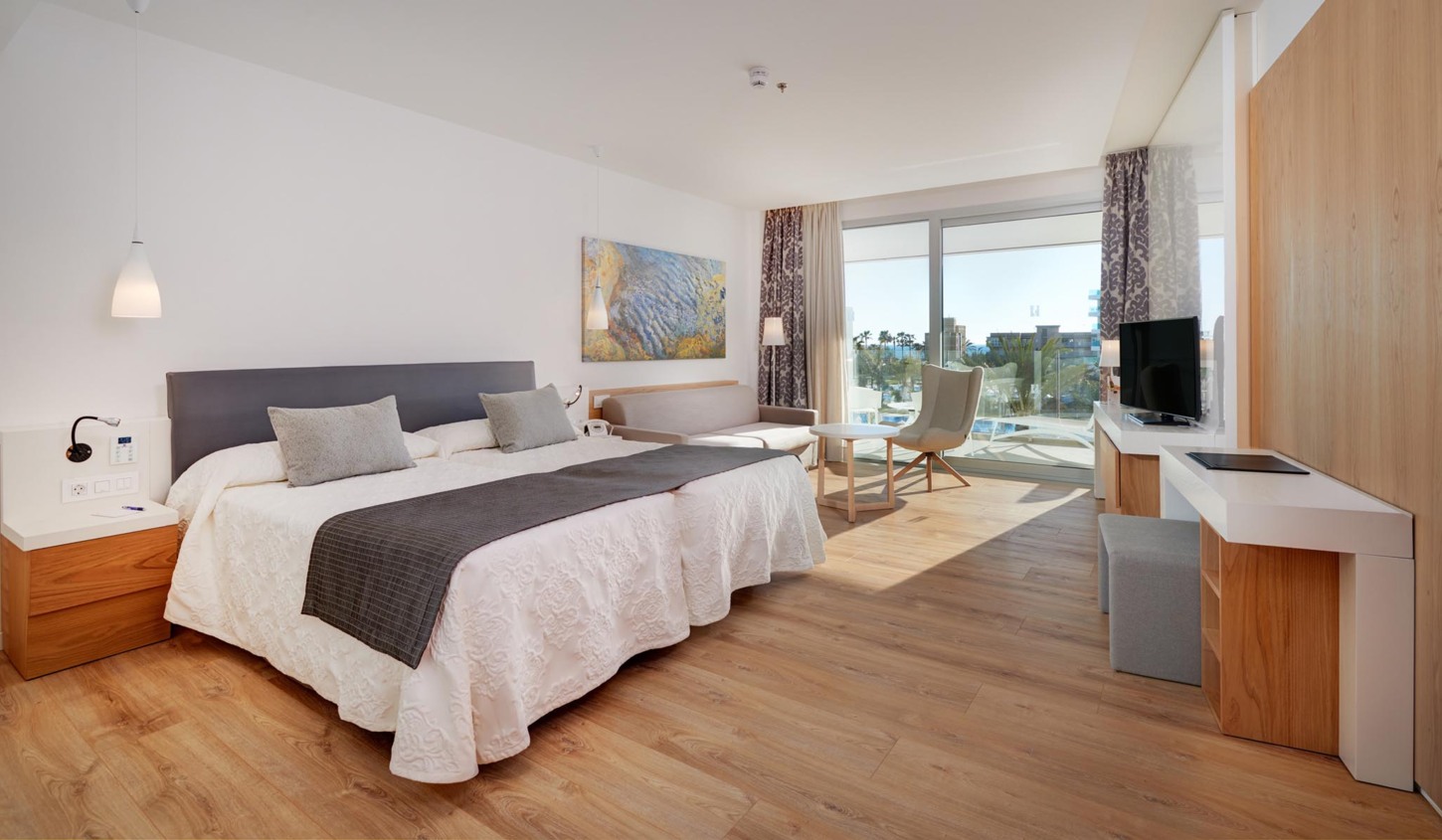 Doppelzimmer mit Poolblick