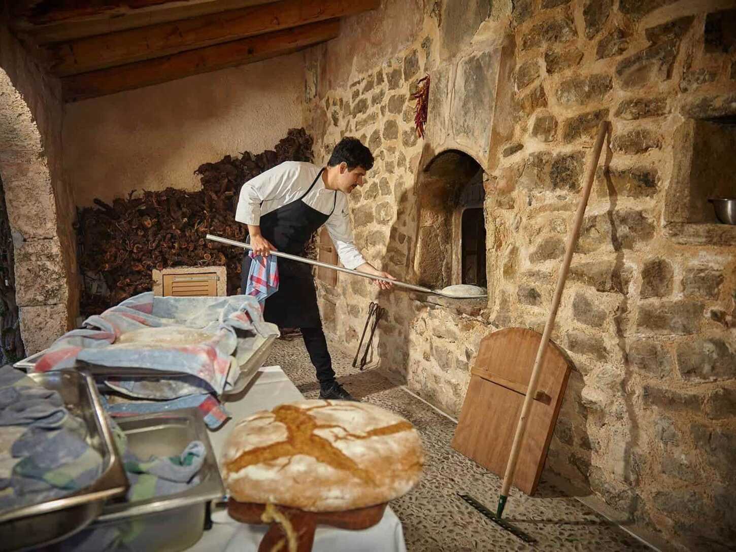 Holzbackofen