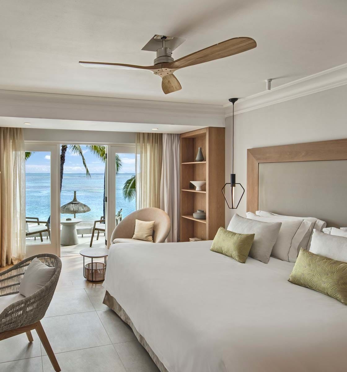 Deluxe Beach Front Zimmer