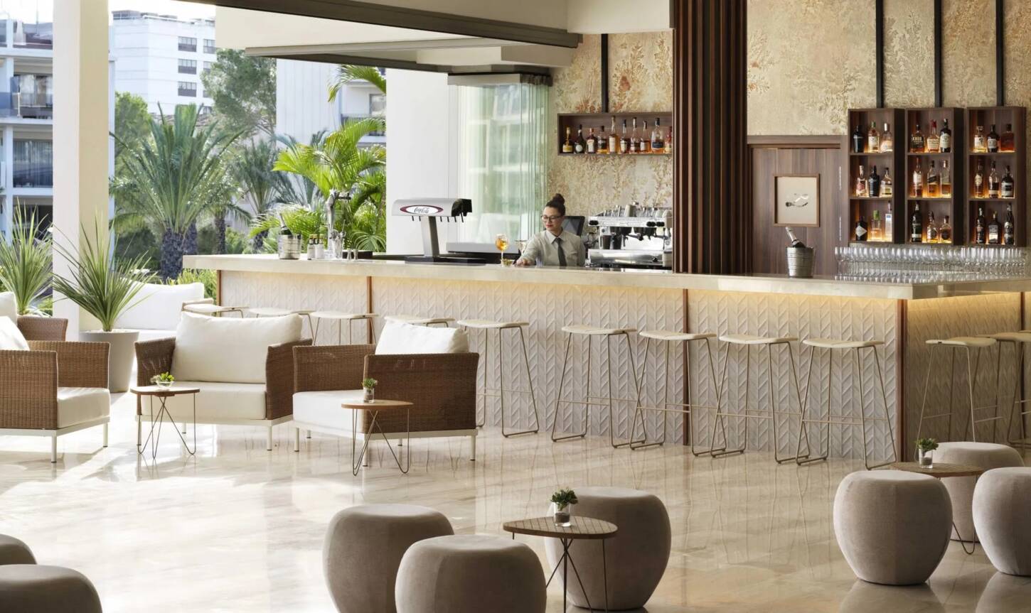 Lounge Bar 