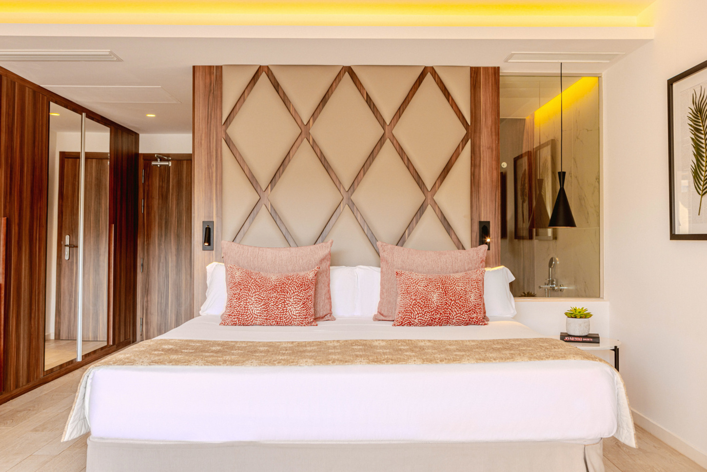 Junior Penthouse Suite