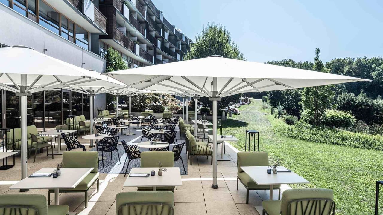 Gartenrestaurant mit Living Lounge
