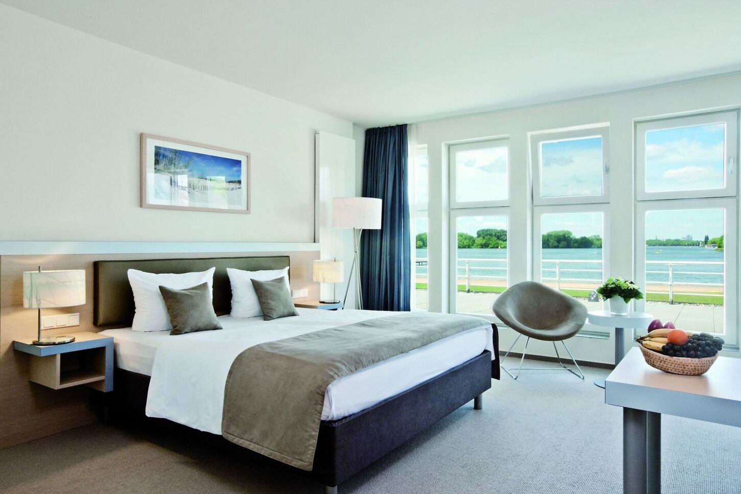 King Economy mit Seeblick