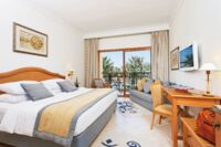 Doppelzimmer mit Poolblick