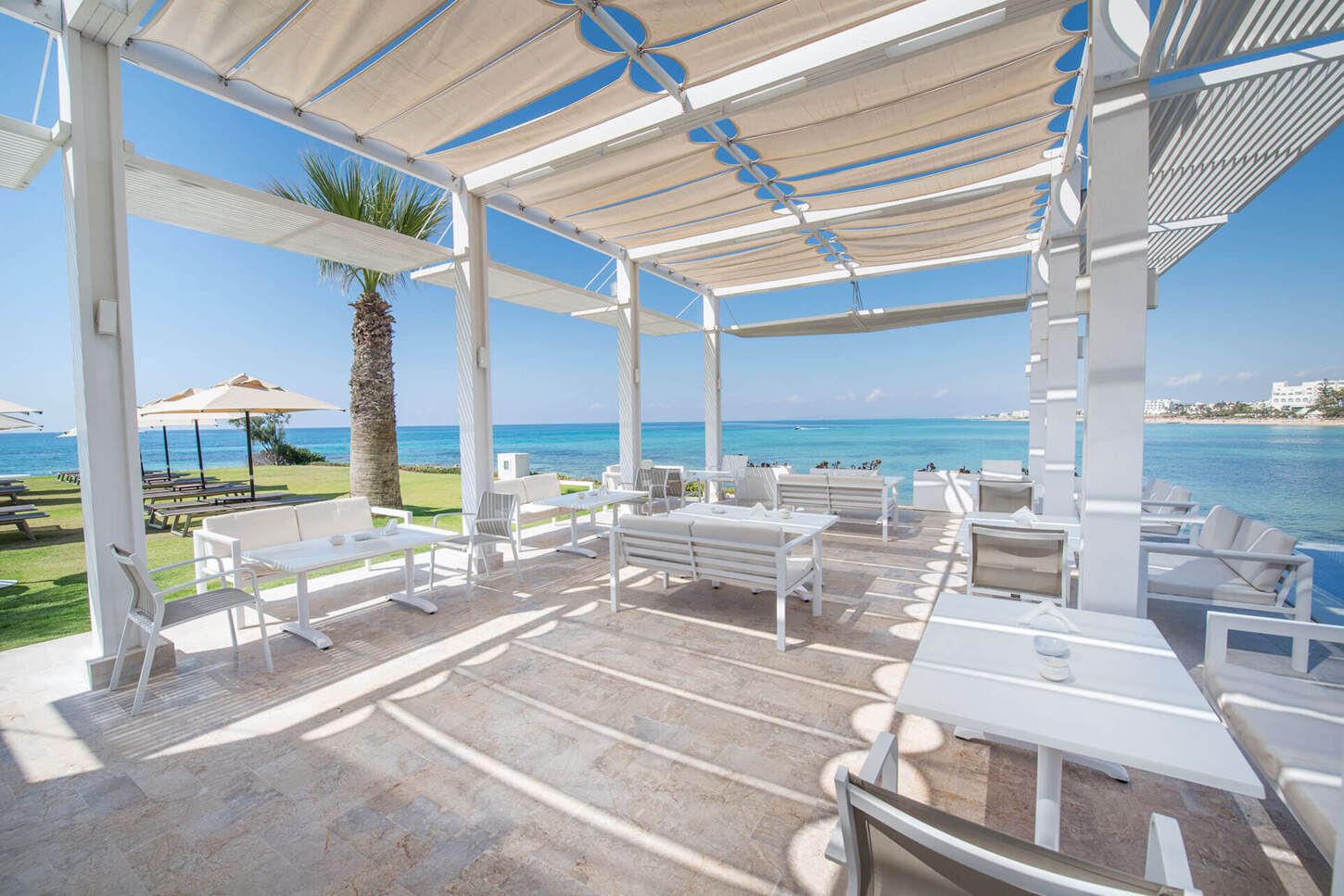 Pool Bar