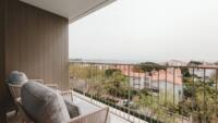 Cascais Zimmer mit Kingsize-Bett und Meerblick