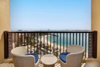 Zweibettzimmer mit Balkon und Meerblick