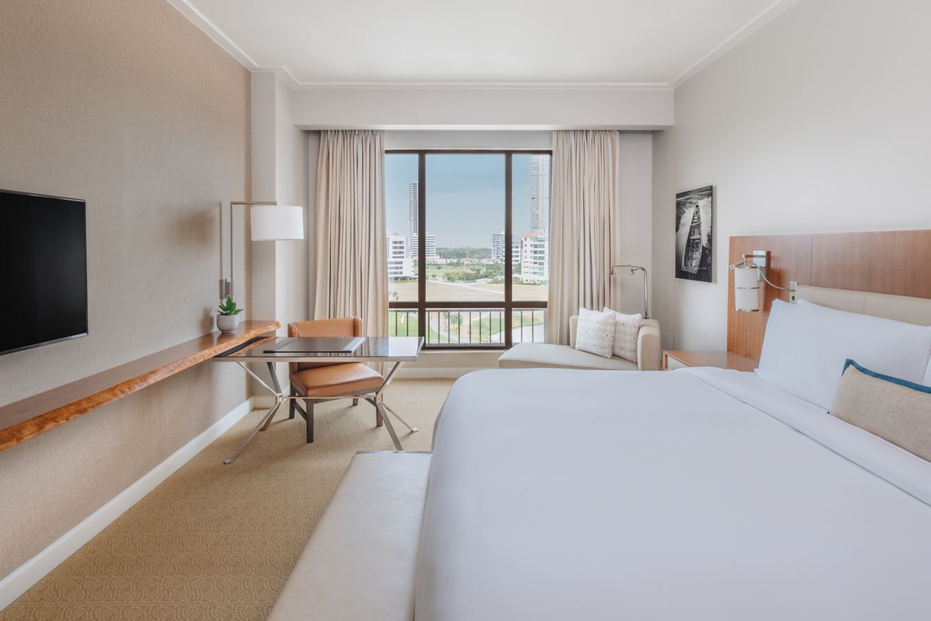 Deluxe Zimmer mit Golfplatztblick und Balkon