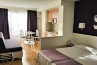 Studio mit seitlichem Meerblick