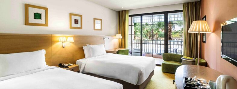 Premium-Zimmer mit Poolblick
