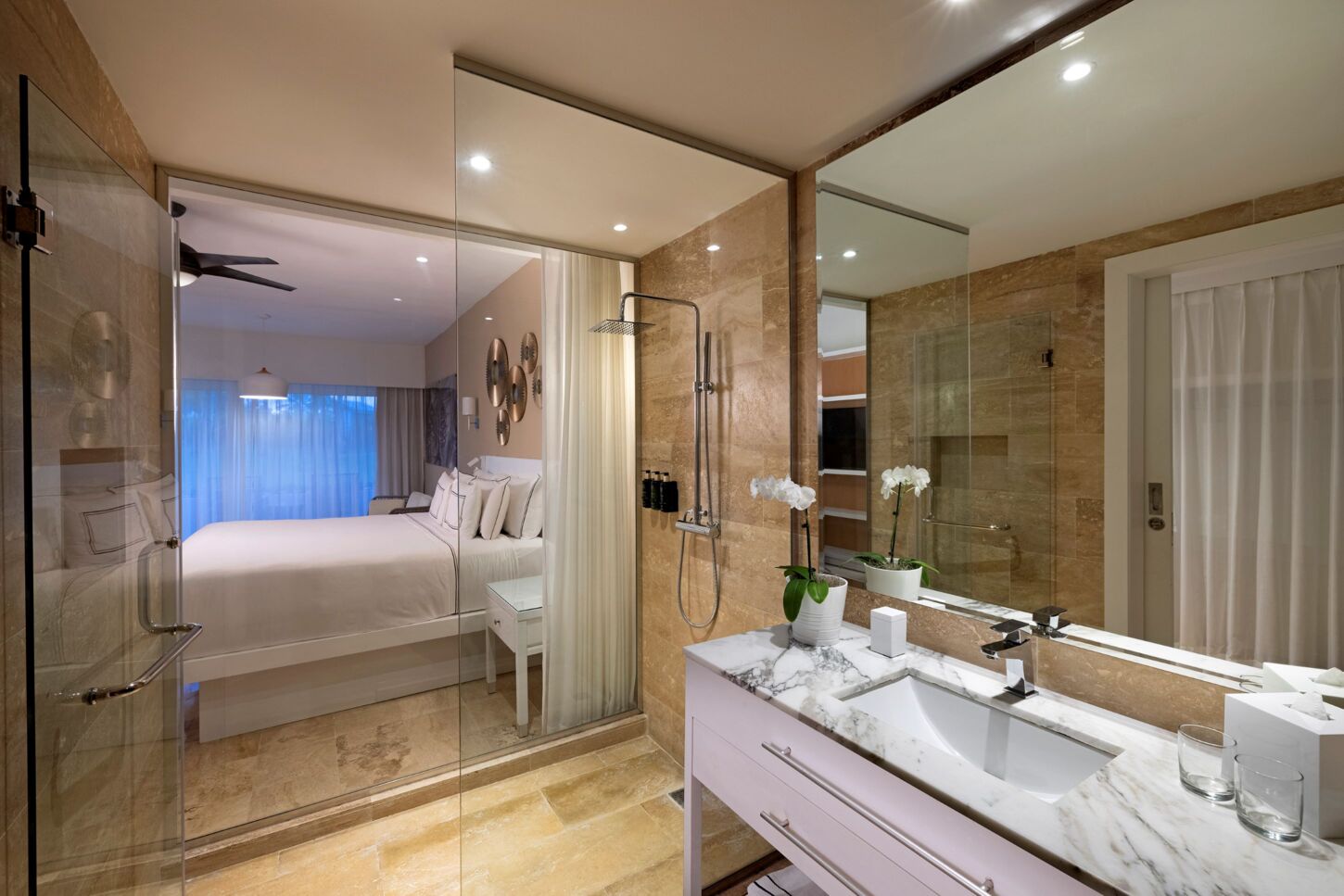 The Level Suite Tropical Palms