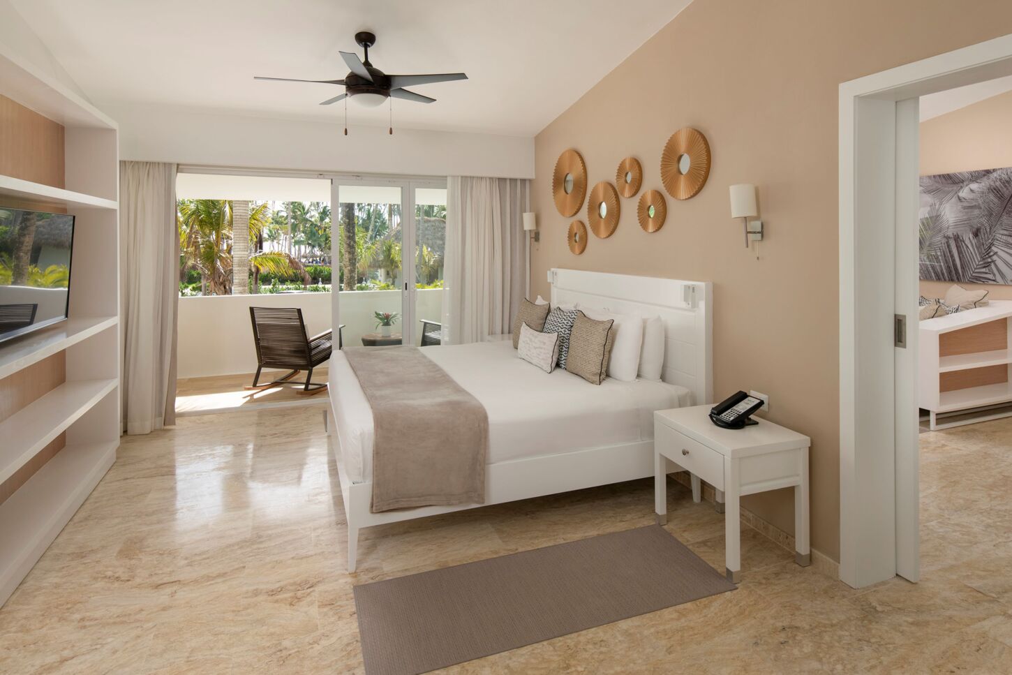 The Level Suite Tropical Palms