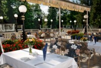 Café und Sommerterrasse