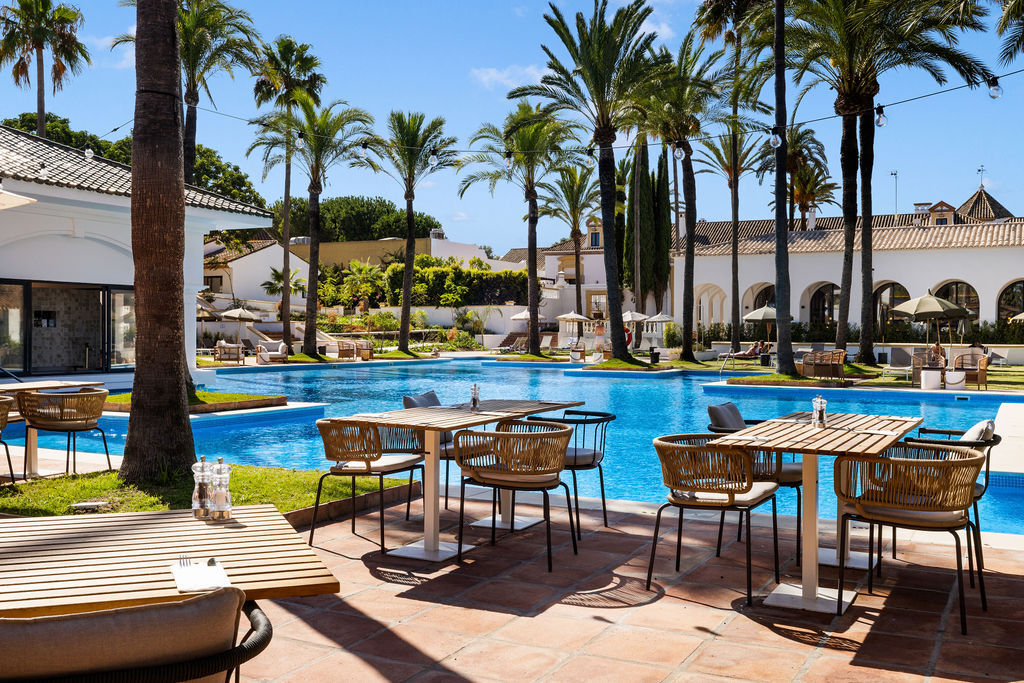 Pool Bar
