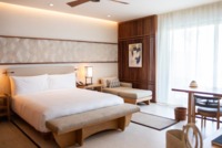 Deluxe Zimmer mit Kingsize-Bett und Pool