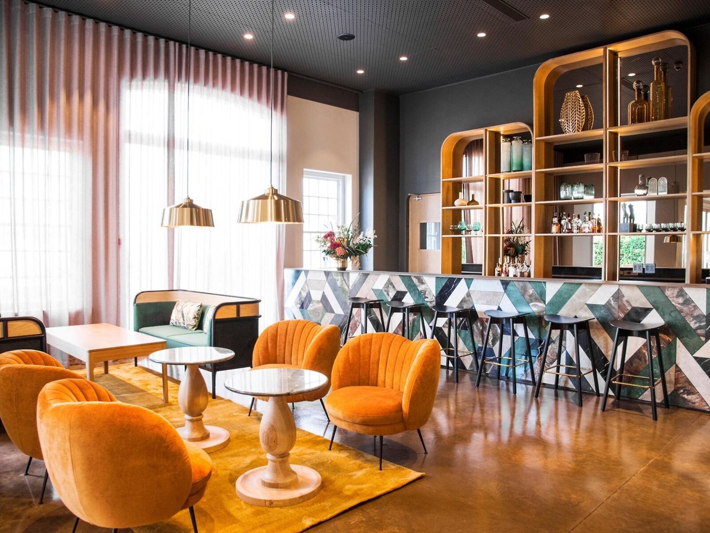 Bistro Sixteen82