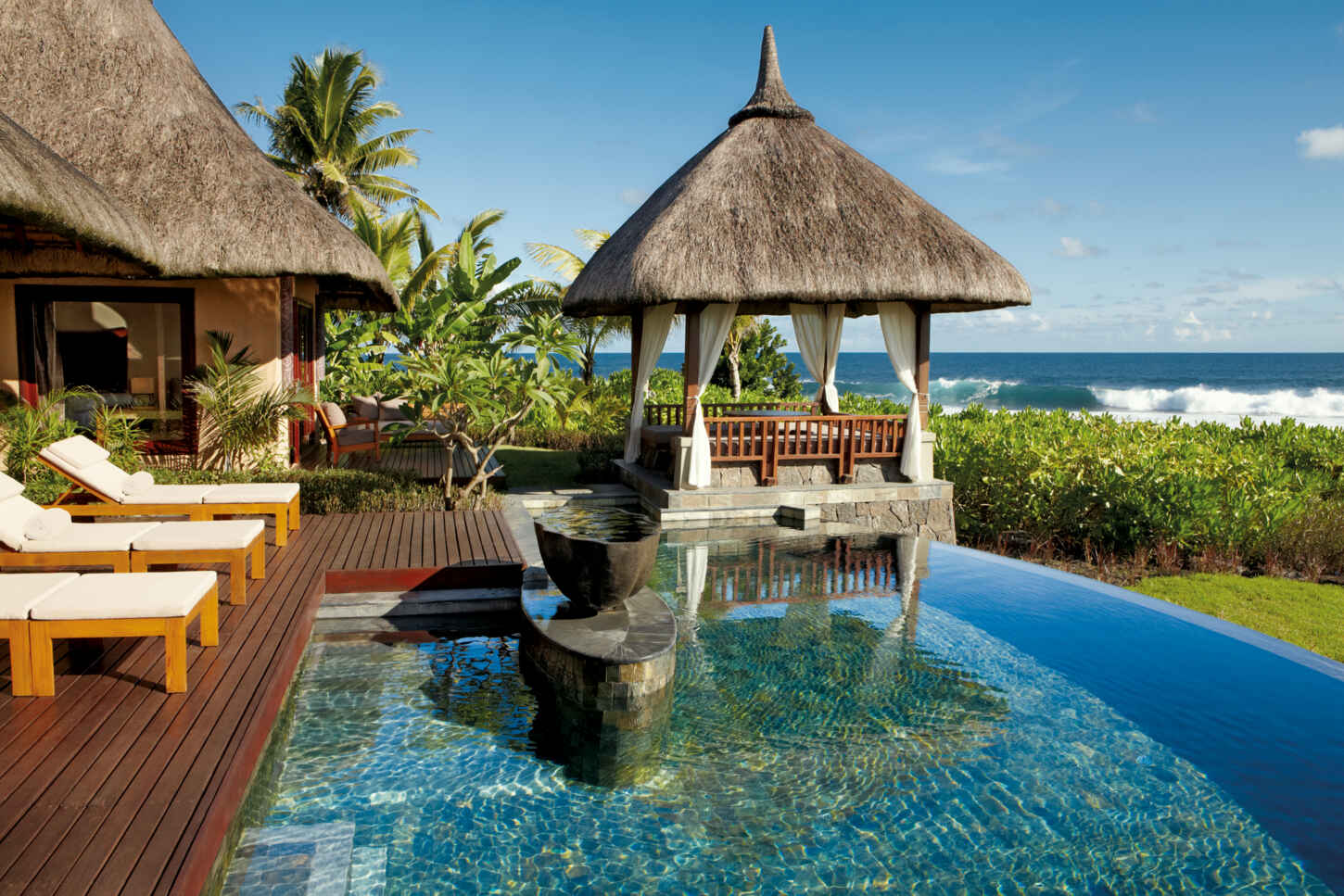 Oceanfront Double Suite Pool Villa