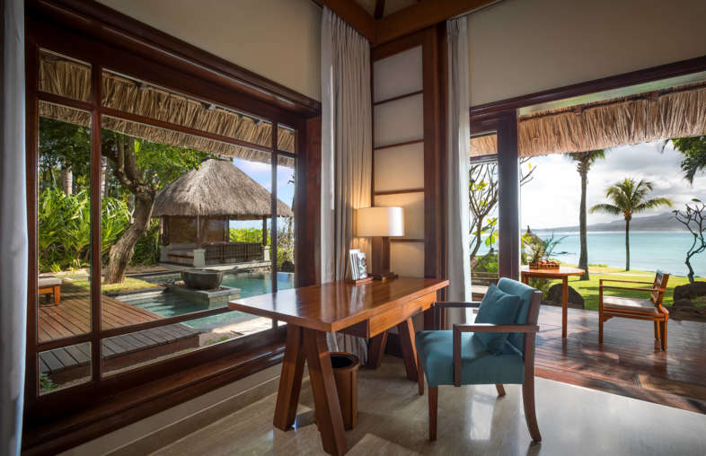 Beachfront Suite Pool Villa