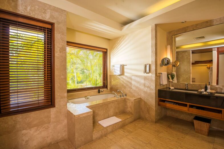 Junior Suite Oceanfront