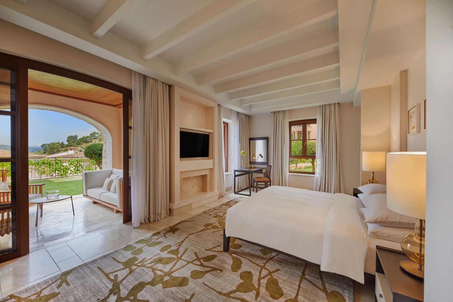Junior Suite Garten mit King-Bett
