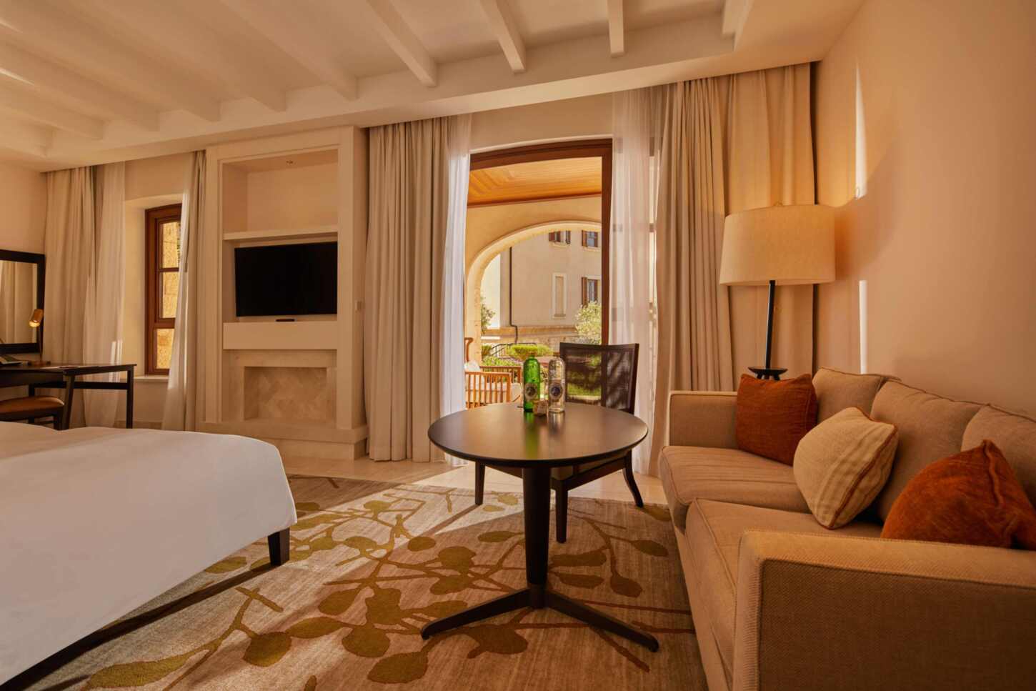Junior Suite Garten mit King-Bett