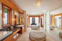 Shangri-La Beach Villa mit drei Schlafzimmern