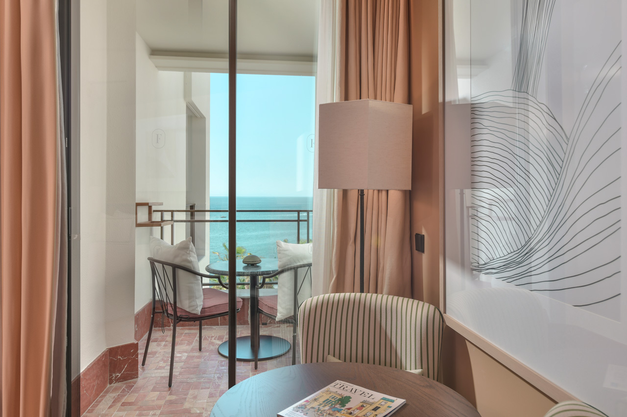 Doppelzimmer mit seitlichem Meerblick