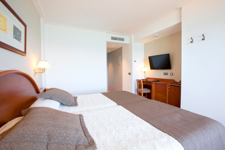 Doppelzimmer mit Poolblick