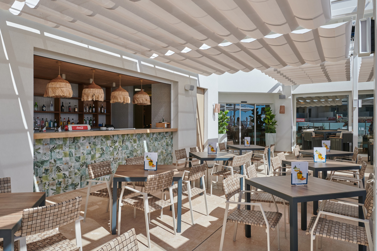 Snack-Pool Bar