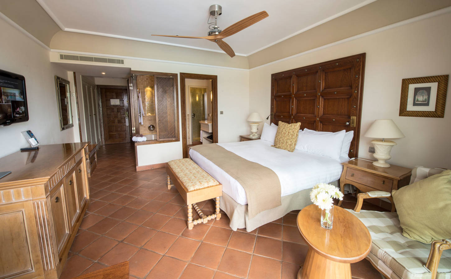 Doppelzimmer Deluxe King Size und Poolblick