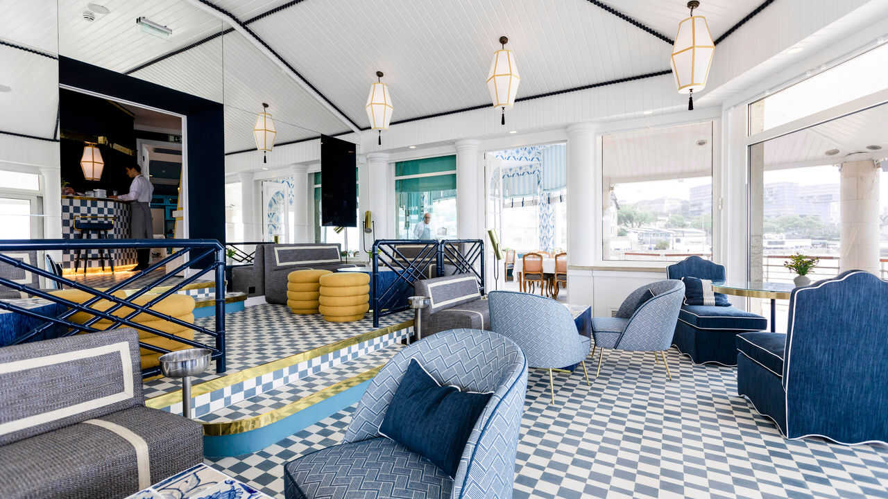 Panoramic Bar