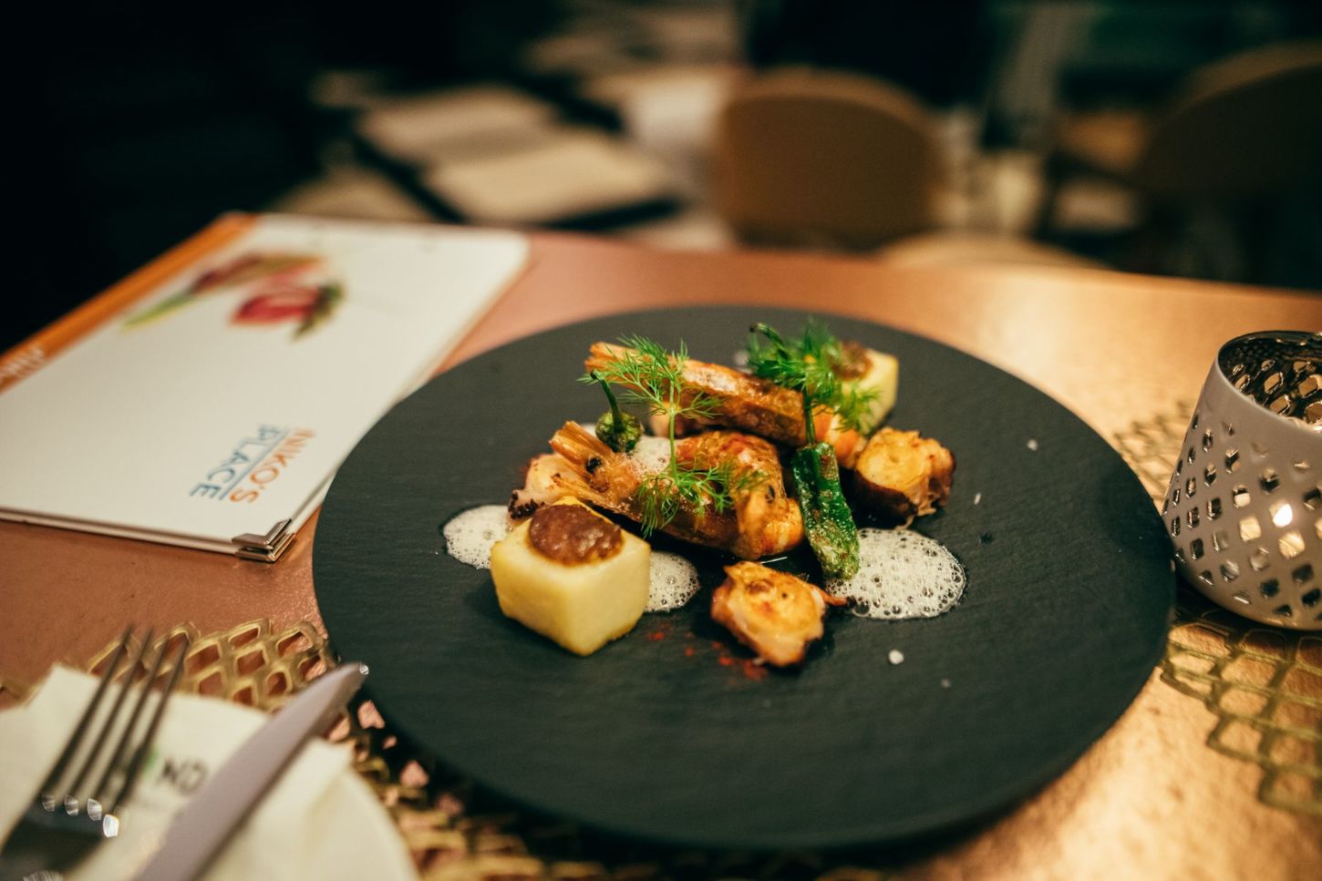 Niko's Place:  Vinothek ,Tapas-Bar, Restaurant