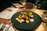 Niko's Place:  Vinothek ,Tapas-Bar, Restaurant