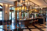 Niko's Place:  Vinothek ,Tapas-Bar, Restaurant
