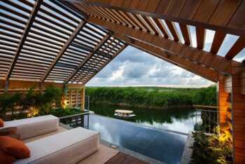 Lagoon & Sunset Rooftop Pool Villa