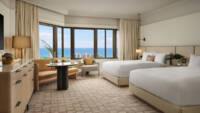 Tower: Doppelzimmer Queensize-Bett und Meerblick