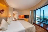 Hotel  17407