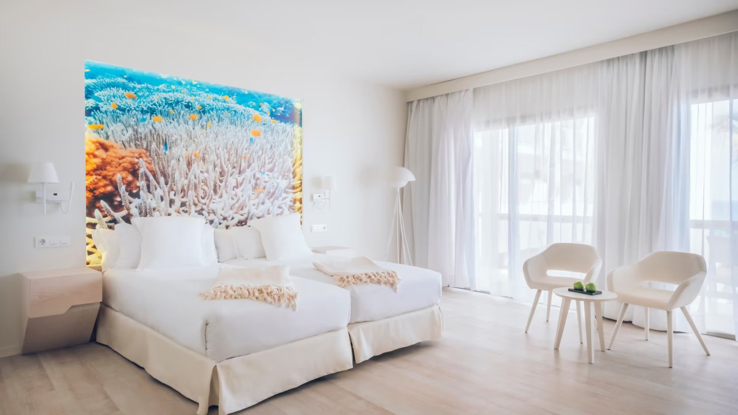Doppelzimmer mit seitlichem Meerblick