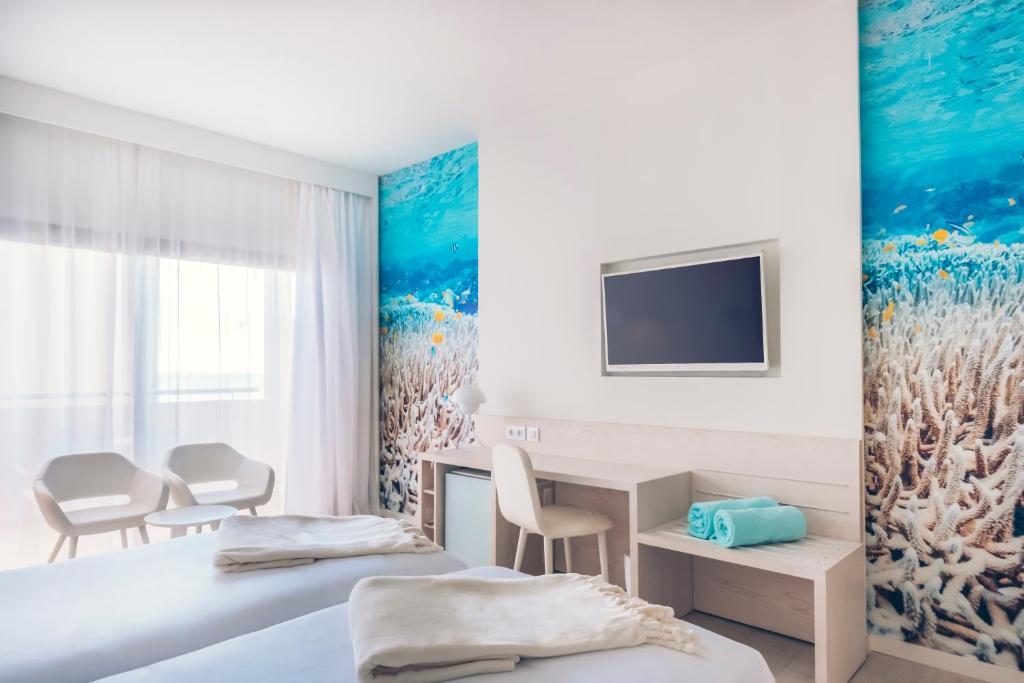 Doppelzimmer mit seitlichem Meerblick