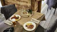 Bergrestaurant im Skigebiet ( Wintersaison )